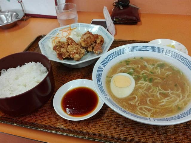 豚太郎 空港店 - サブ画像1