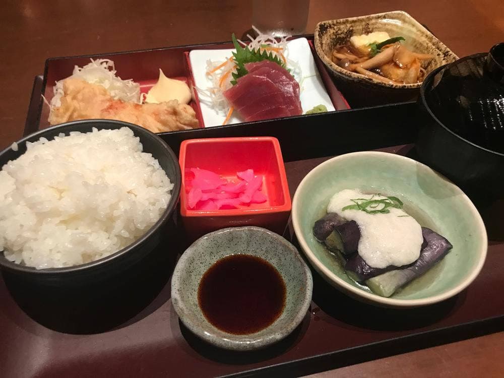 お食事処 旬楽