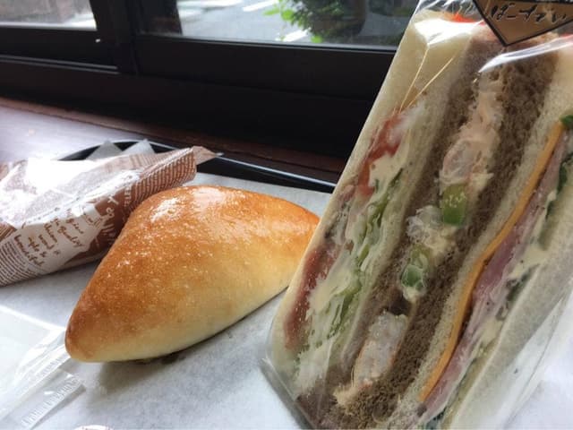 石窯パン工房 ばーすでい 利府菅谷台本店 - サブ画像2