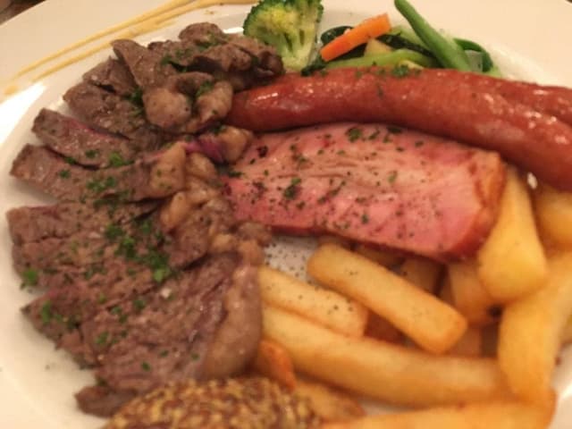 Brasserie & Wine cafe Buzz - サブ画像2