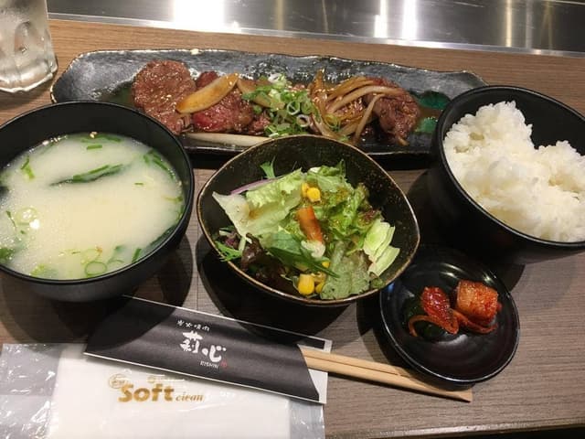 炭火焼肉 莉心 Welina Hotel 本町 - サブ画像3