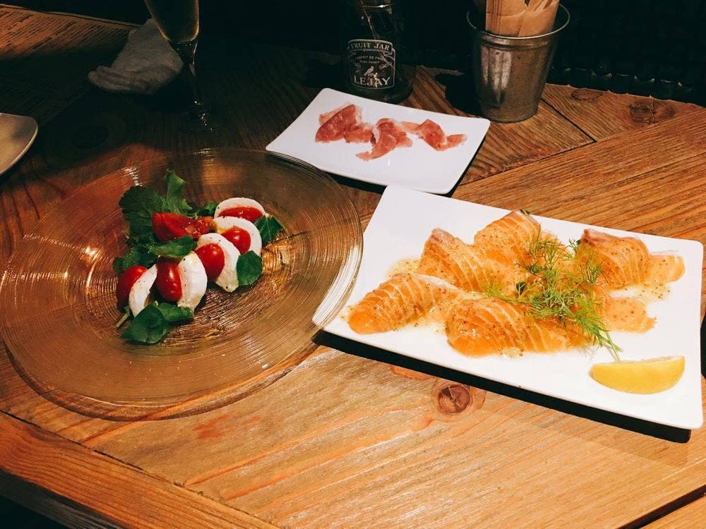 アデイ チャコールグリル アンド ワイン
