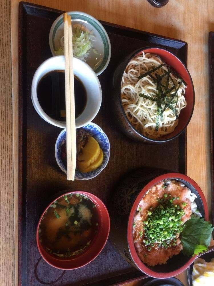 嘉津味屋 三芳店