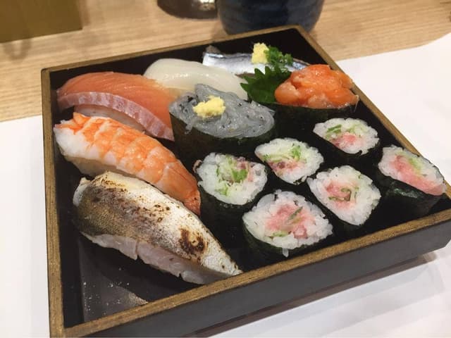 にぎりの徳兵衛 新保店 - サブ画像3
