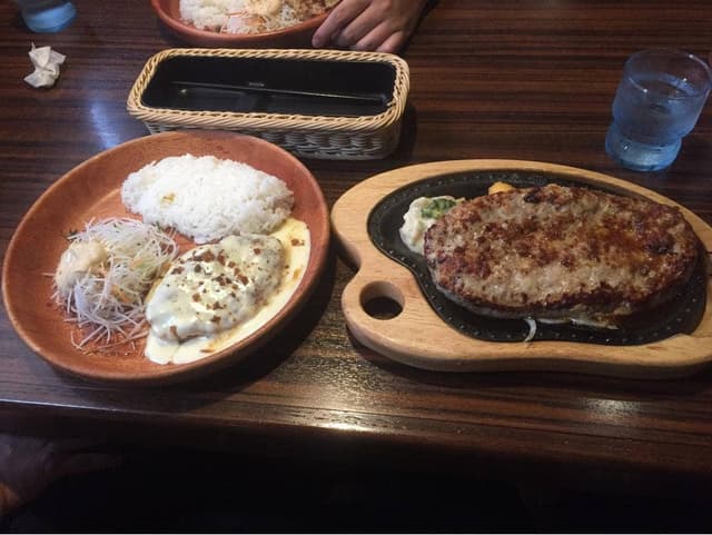 びっくりドンキー 福山王子店 - サブ画像1