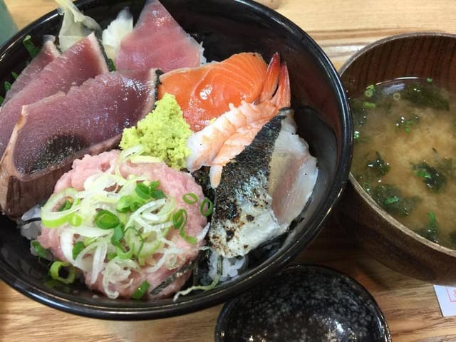 海鮮どんぶり銀八丼東大赤門店 - サブ画像3