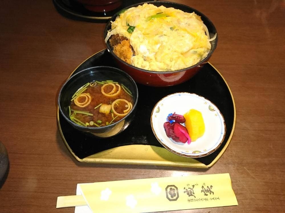 お食事処 成実