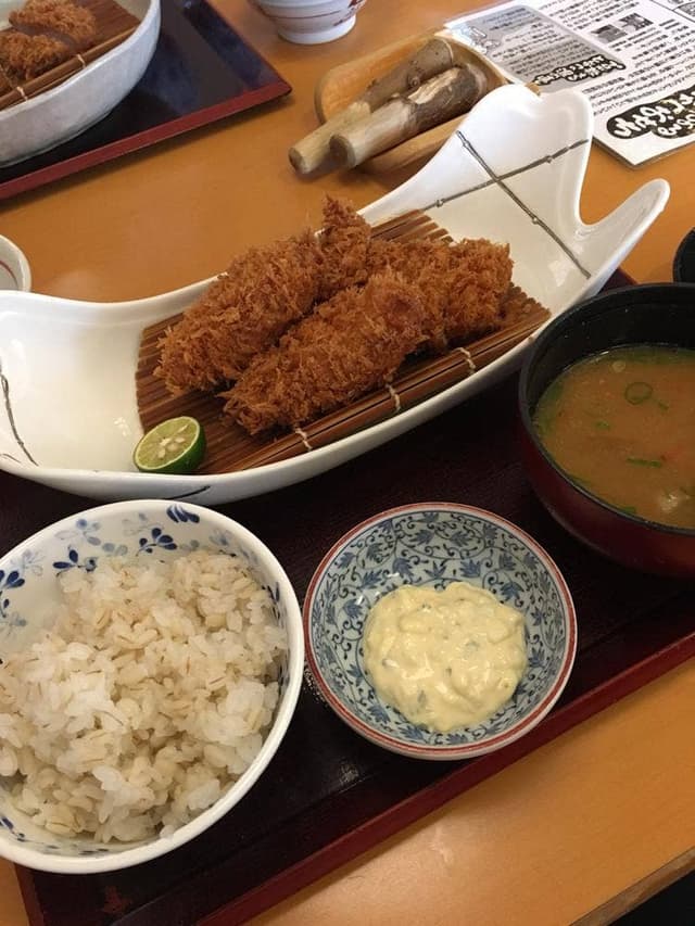 こだわりとんかつ 山かつ 空港店 - サブ画像3