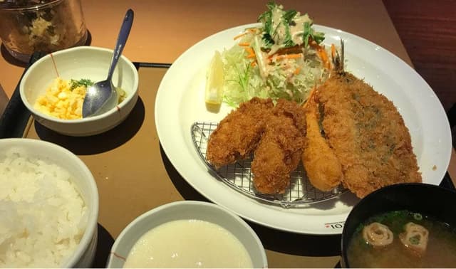 やよい軒 日の出町店 - サブ画像1