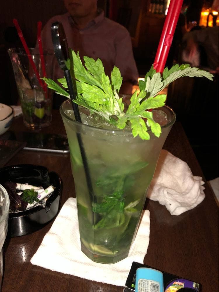 Applause Bar & Dish