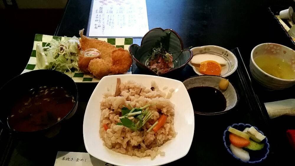 お食事処 旬
