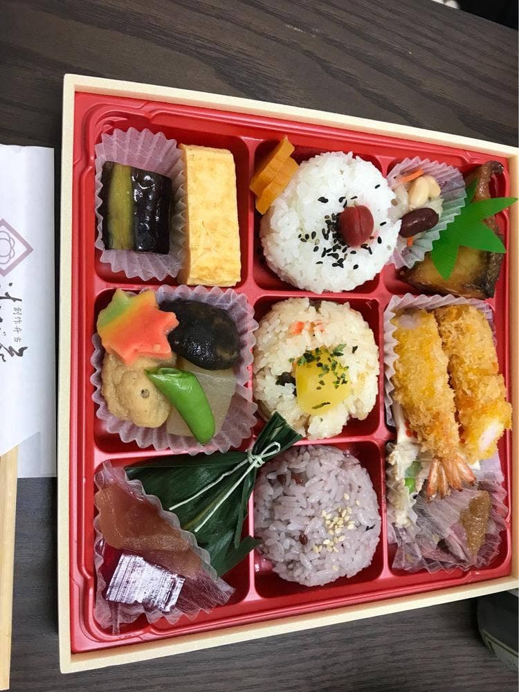 創作弁当 辻が花 博多本店