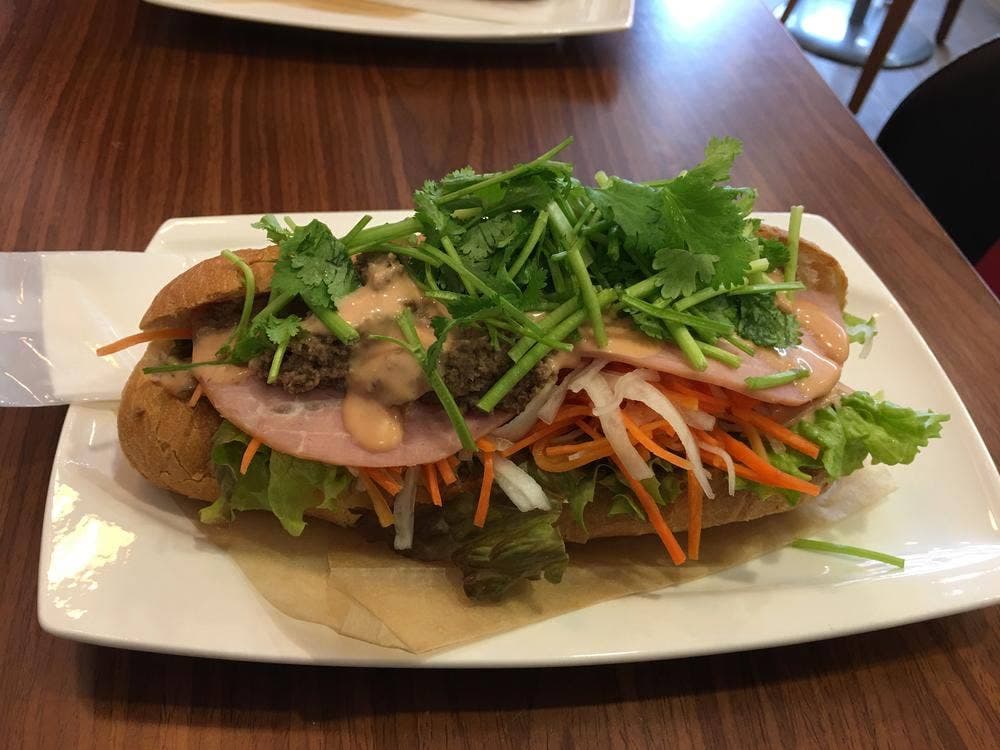 BINH MI CAFE TapHop