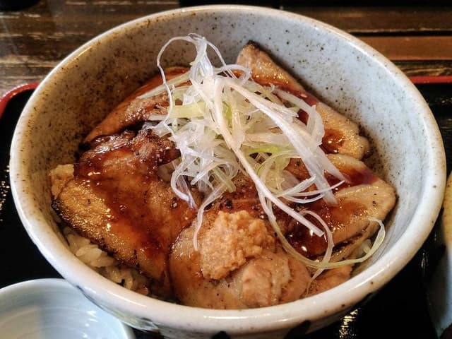 豚丼と摩周そば くまうし - サブ画像3