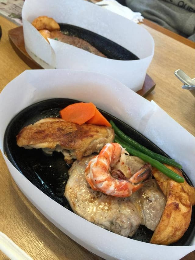 ステーキハウス幌馬車 境店 - サブ画像1