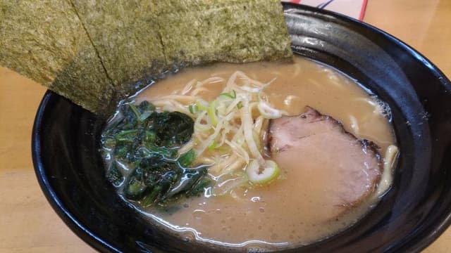 横浜ラーメン 味王 阪東橋店 - サブ画像1
