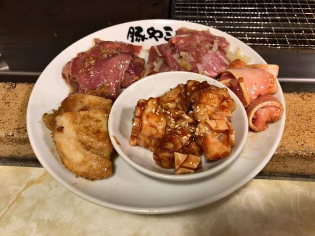 豚や 三八 - サブ画像3