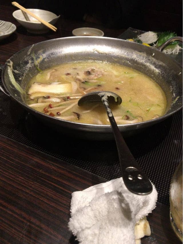 黒豚しゃぶしゃぶ 博多水炊き餃子 官兵衛 - サブ画像3