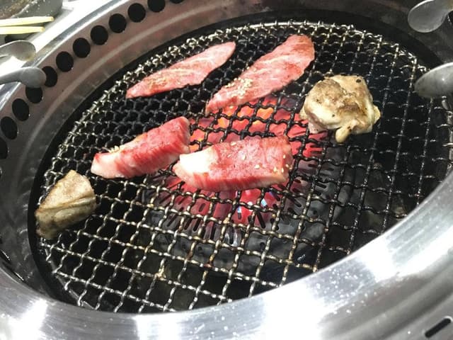 焼肉鶴橋 笑吉亭 難波店 - サブ画像1