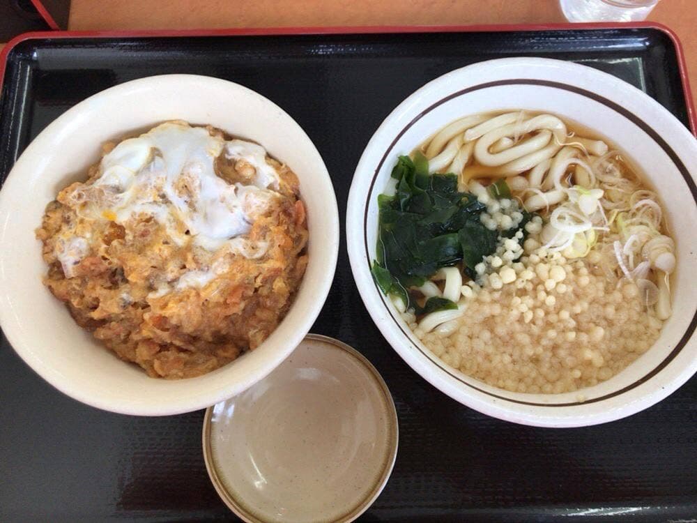 山田うどん 元八王子店