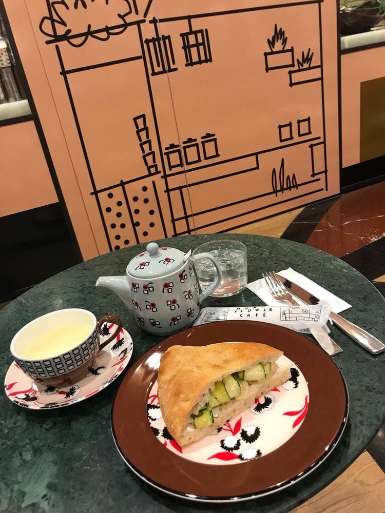 マルニ フラワー カフェ
