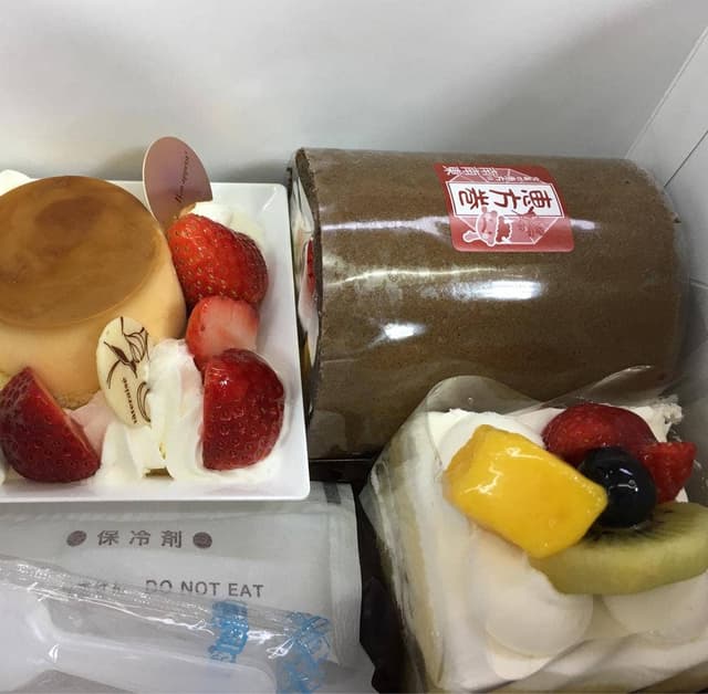 シャトレーゼ 伏見台店 - サブ画像2
