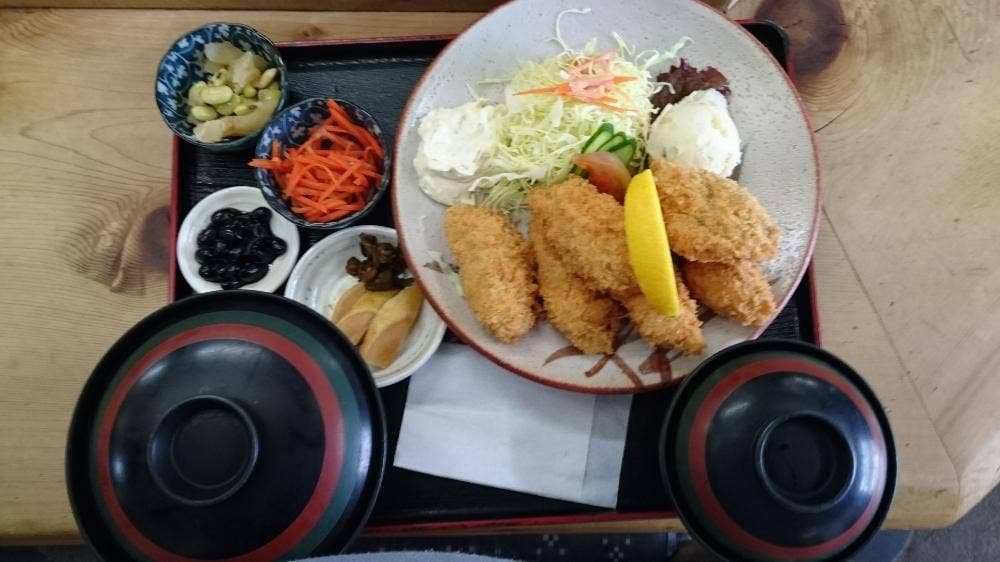 つむらや食堂