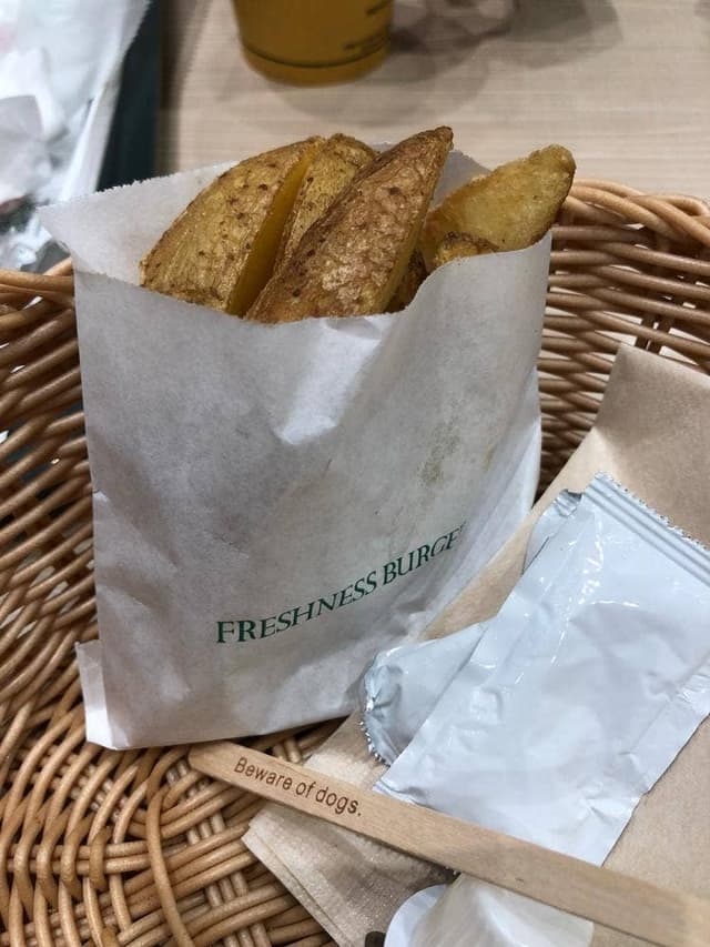 フレッシュネスバーガー ららぽーと豊洲店 - サブ画像1