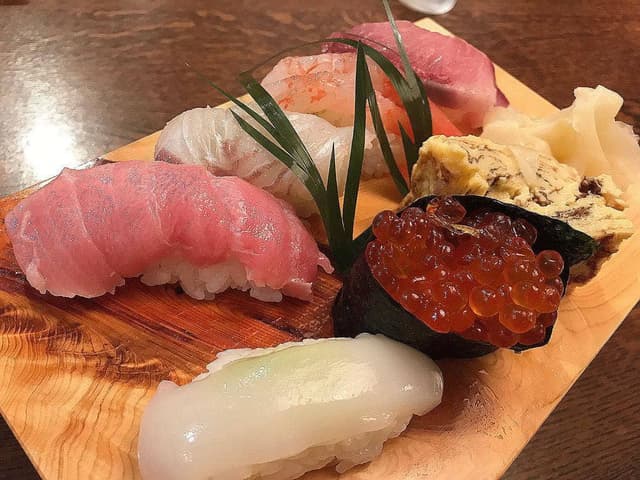 鮨・季節の料理 青山 - サブ画像1