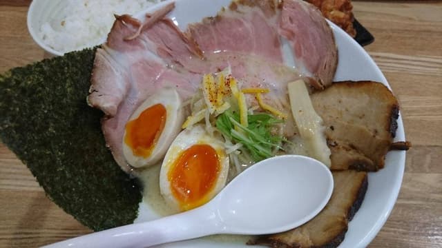 ラーメン 十二分屋 長浜店 - サブ画像1