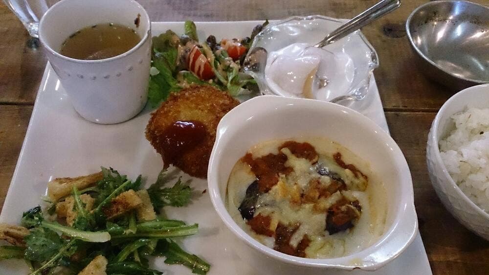 Cafe open farm blunch