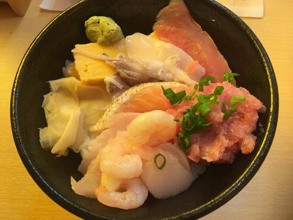 丼丸 お持ち帰り処 丼助 渡波新成店