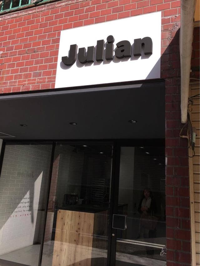 Julian - サブ画像2