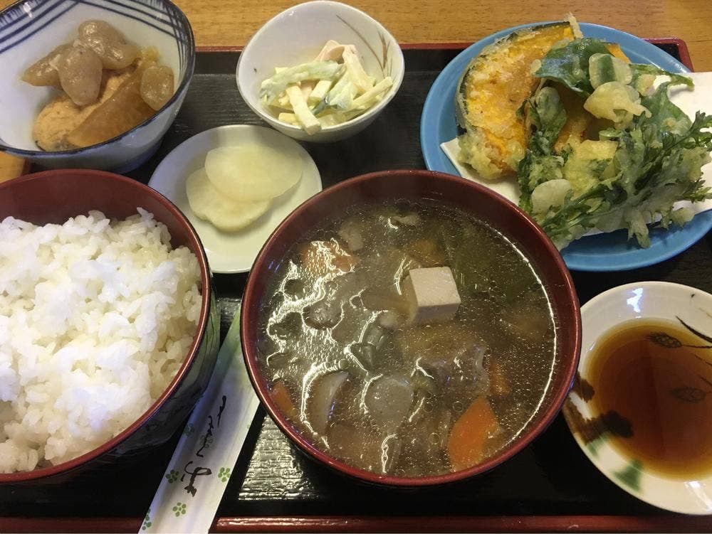 谷間