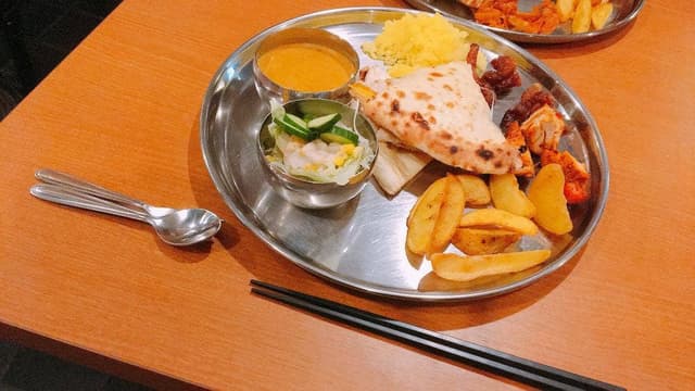ASIAN KITCHEN KATHMANDU 桑名店 - サブ画像1