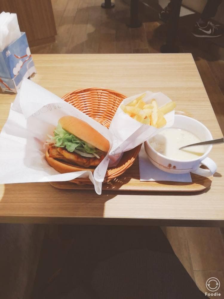 モスバーガー 飯田橋東店