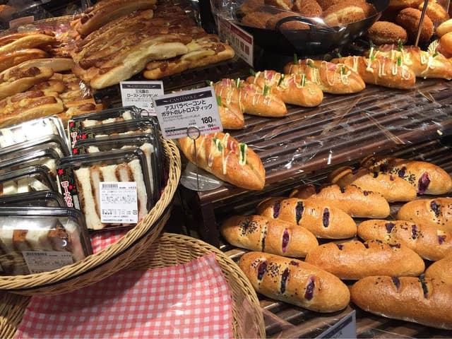BREAD FACTORY パン工場 イオンモール各務原店 - サブ画像2