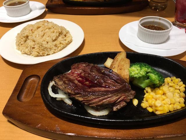 ステーキ宮 尼崎立花店 - サブ画像2