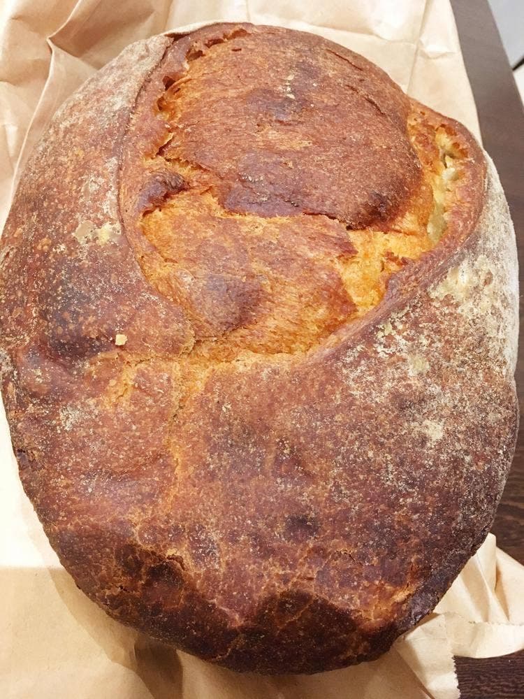 農家パン 弥栄窯