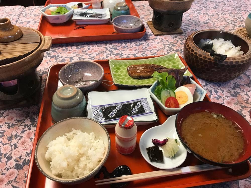 茶六本館