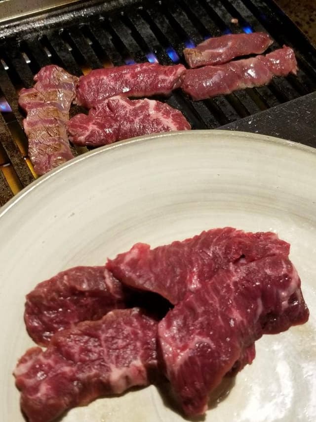 厚切り牛タン&赤身焼肉のワインレストラン Wiz - サブ画像3