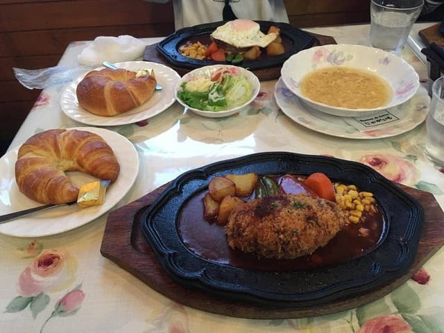 洋食屋じゃがいも 大井川店 - サブ画像2