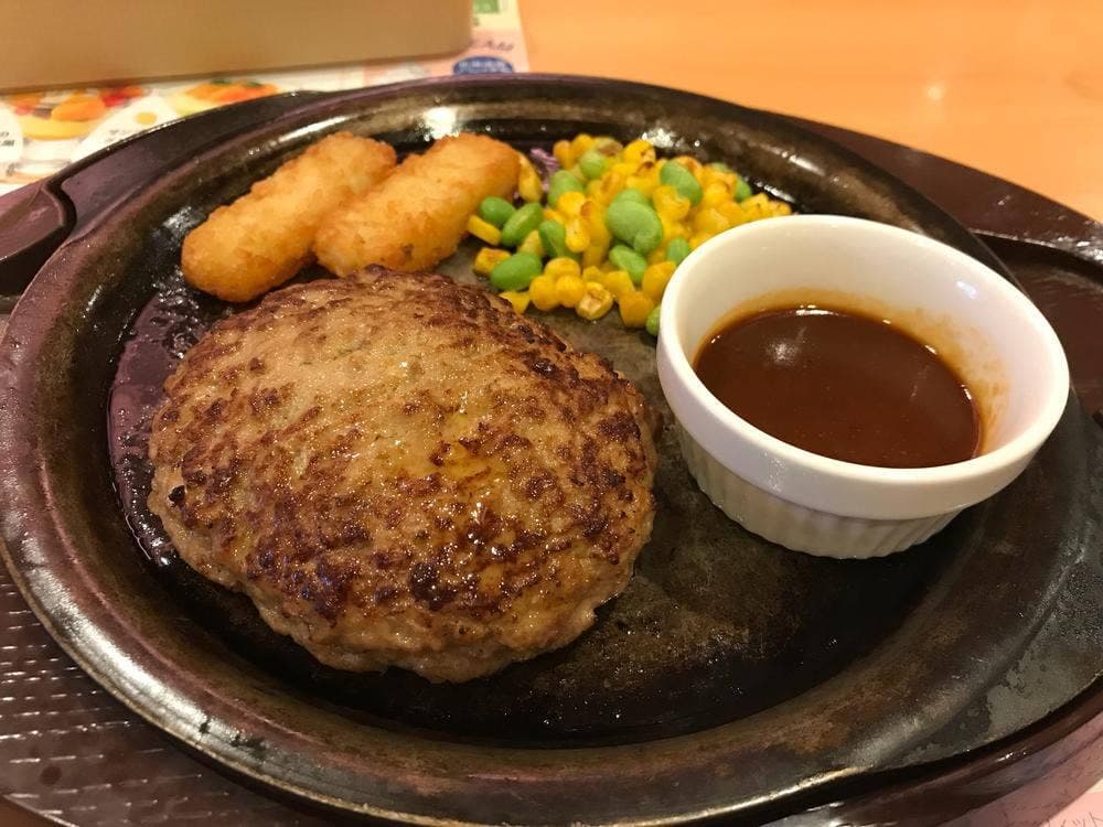 Cafe レストラン ガスト 萩野通店