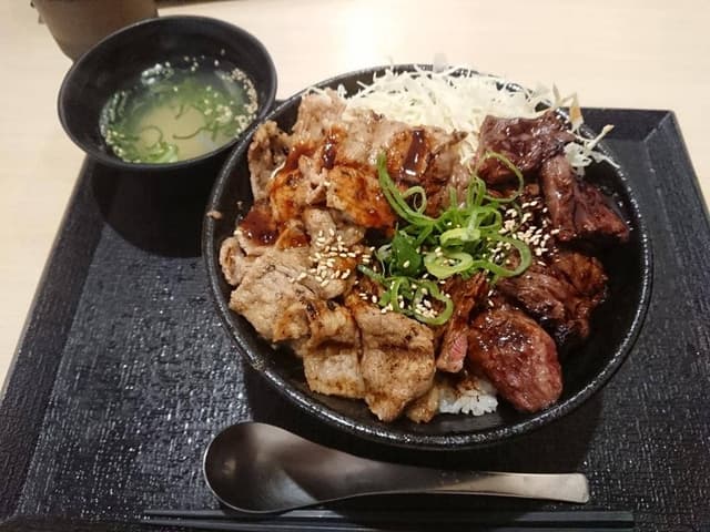 肉丼専門店 高槻肉劇場 - サブ画像1