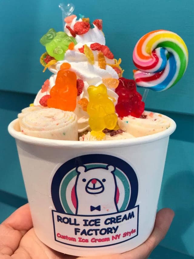ROLL ICE CREAM FACTORY 表参道本店 - サブ画像3