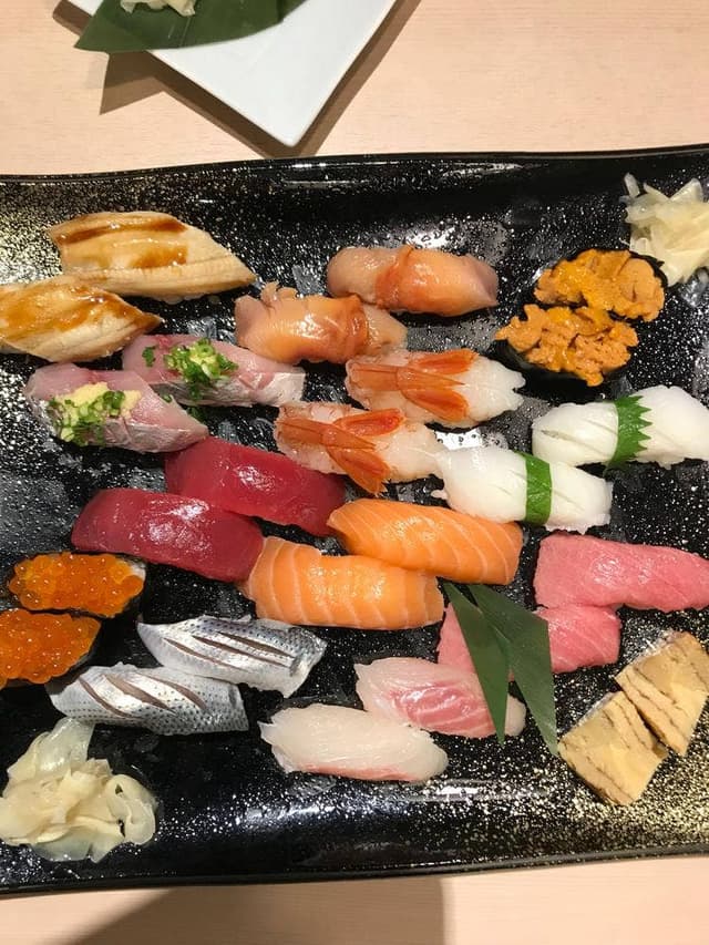 江戸前 びっくり寿司 枚方店 - サブ画像1