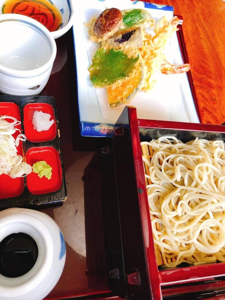 手打そば 日本料理 泉の里