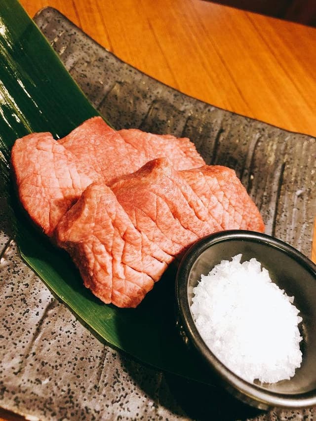 炭火焼肉 萬まる 府中本店 - サブ画像1