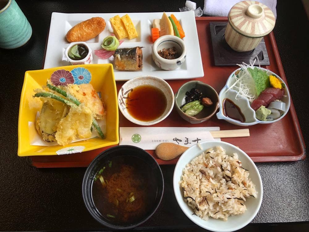 日本料理 仕出し やま十