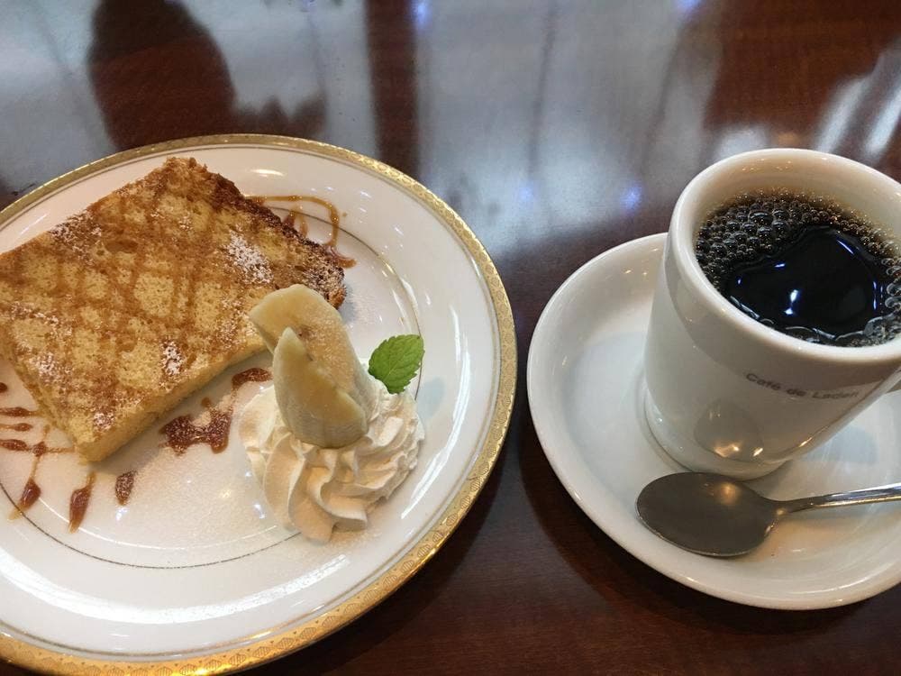 カフェ 彼女の家 納屋店